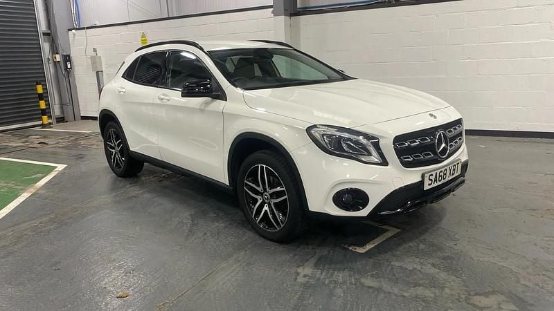 White Used 2018 Mercedes GLA180 Urban SUV | £14,498 (Fair price) - Image 1/4
