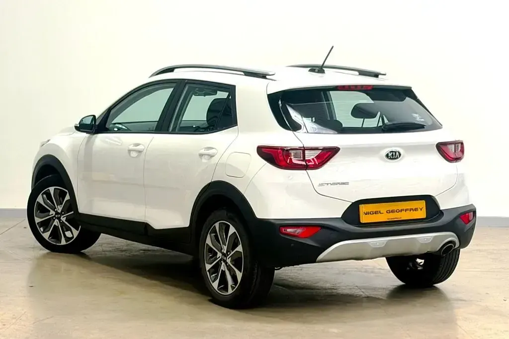 Used Kia Stonic 100 HP (73 kW) 2019 White SUV