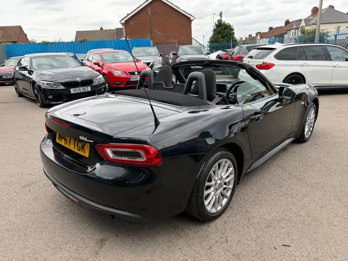 Used Fiat 124 Spider Classica 140 HP (102 kW) 2017 Black Cabriolet
