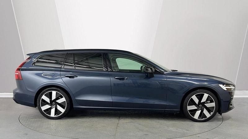 Used Volvo V60 Ultra 449 HP (330 kW) 2025 Blue Estate