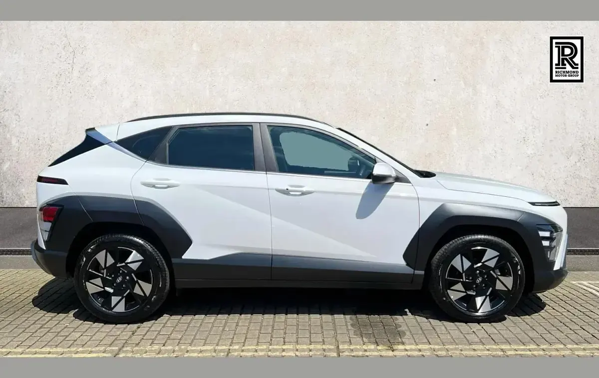 Used Hyundai Kona Advanced 127 HP (93 kW) 2025 White SUV