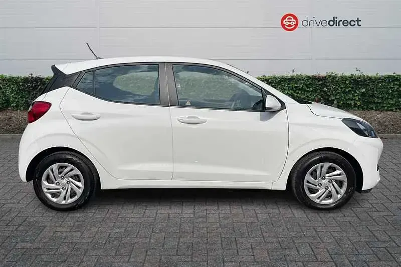 Used Hyundai i10 SE 2023 White Hatchback