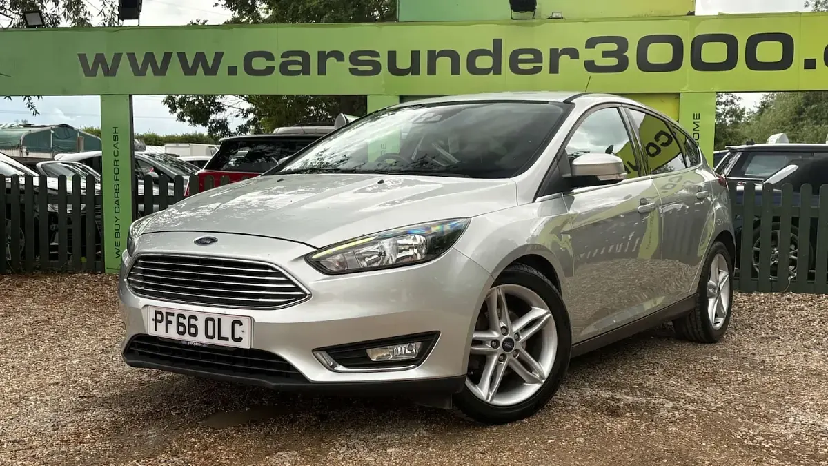 Used Ford Focus Titanium 125 HP (91 kW) 2016 Silver Hatchback