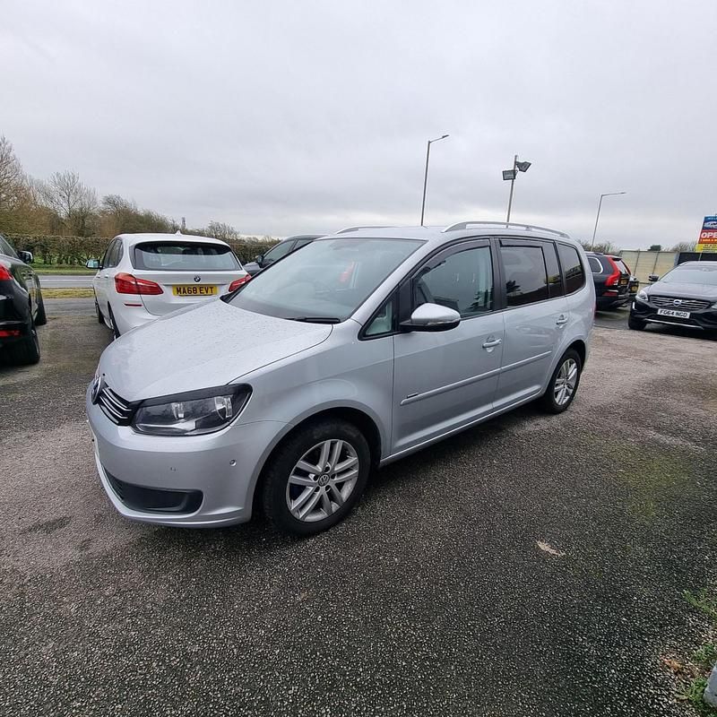 Used VW Touran SE 105 HP (77 kW) 2014 Silver MPV