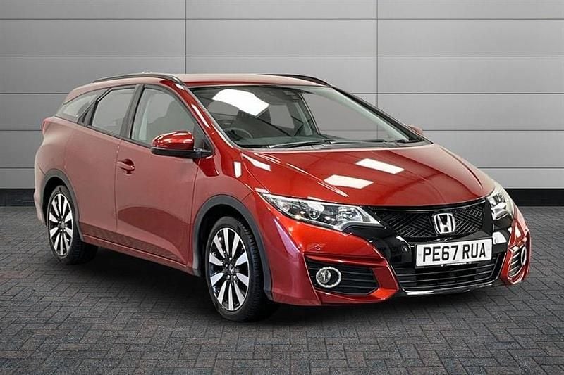 Rallye red Used 2017 Honda Civic SE Plus Estate | £11,395 (Fair price) - Image 1/2