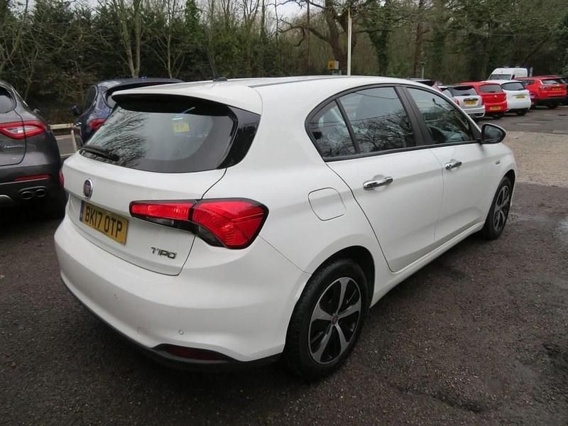 Used Fiat Tipo S 120 HP (88 kW) 2017 White Hatchback