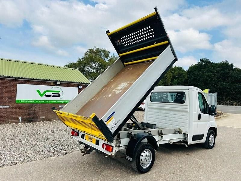 White Used 2018 Peugeot Boxer Business-Line Van | £8,990 (Super price) - Image 1/4