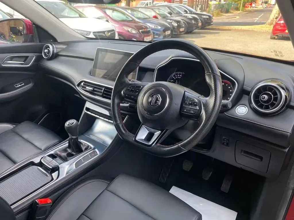 Used MG HS Excite 162 HP (119 kW) 2021 Red SUV