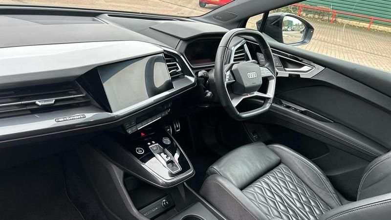 Used Audi Q4 e-tron Advanced Plus 150 kW (204 HP) 2022 Blue SUV