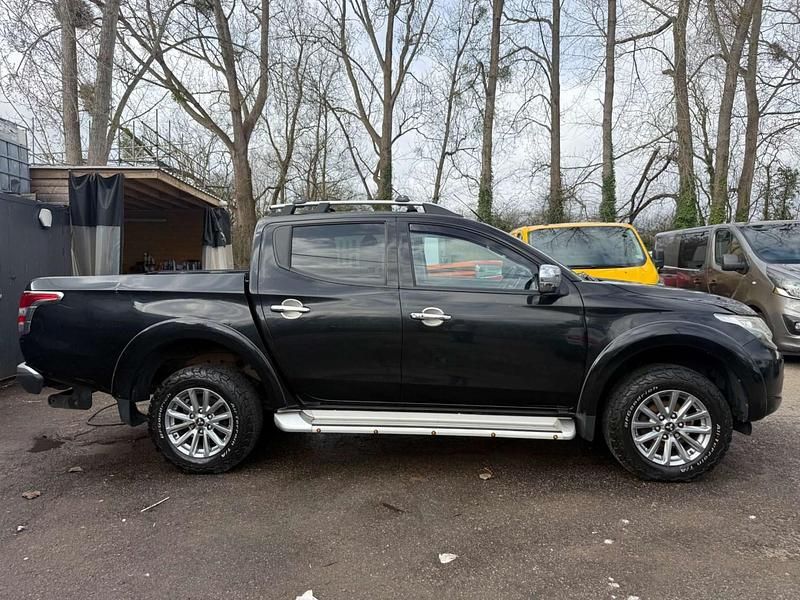 Used Mitsubishi L200 2017 Black Pickup