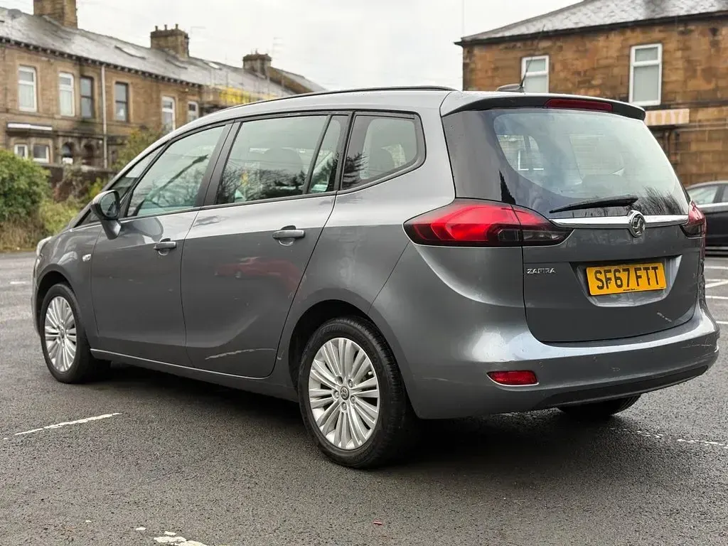 Used Vauxhall Zafira Design Edition 134 HP (98 kW) 2017 Grey MPV