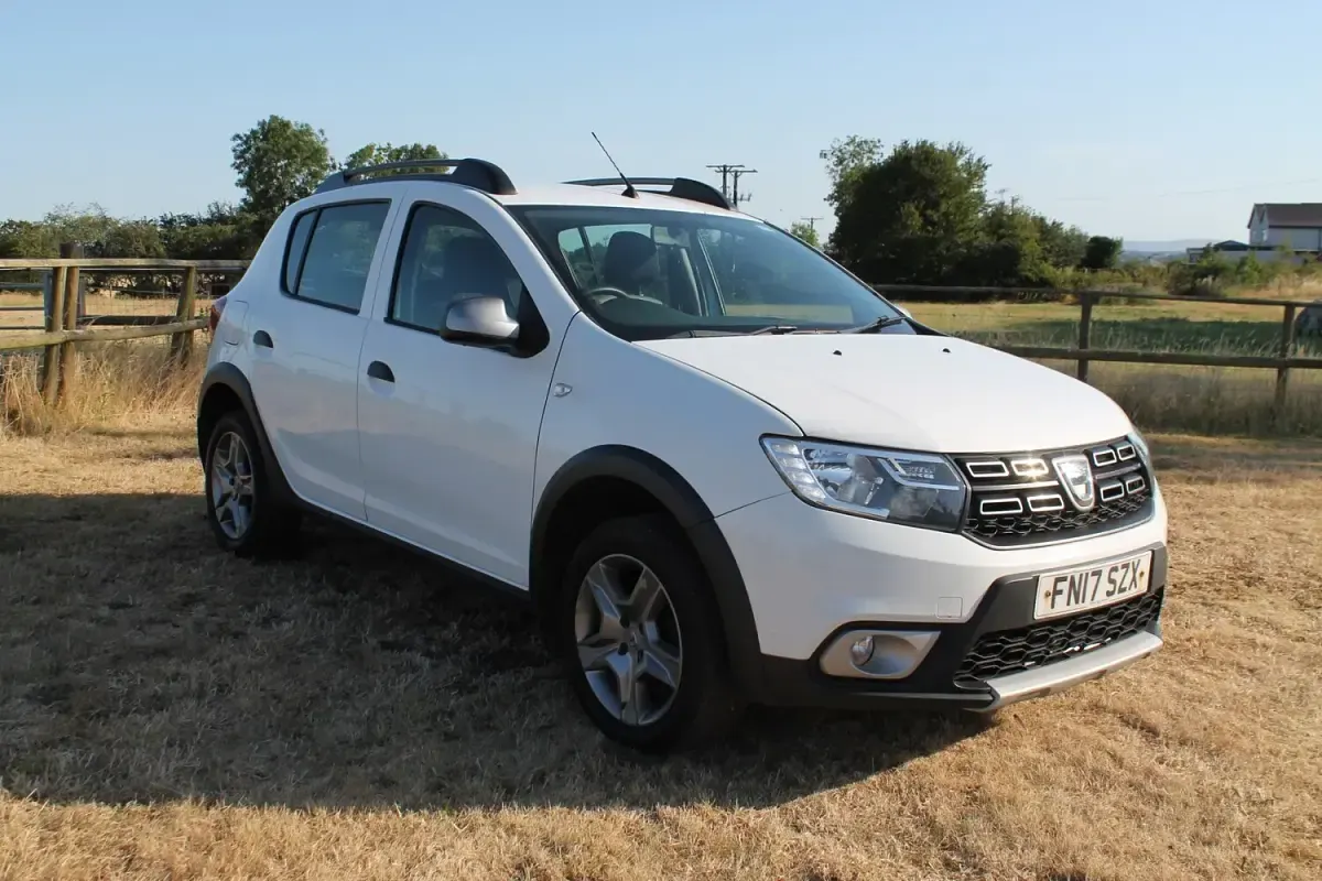 Used Dacia Sandero Lauréate 2017 White Hatchback