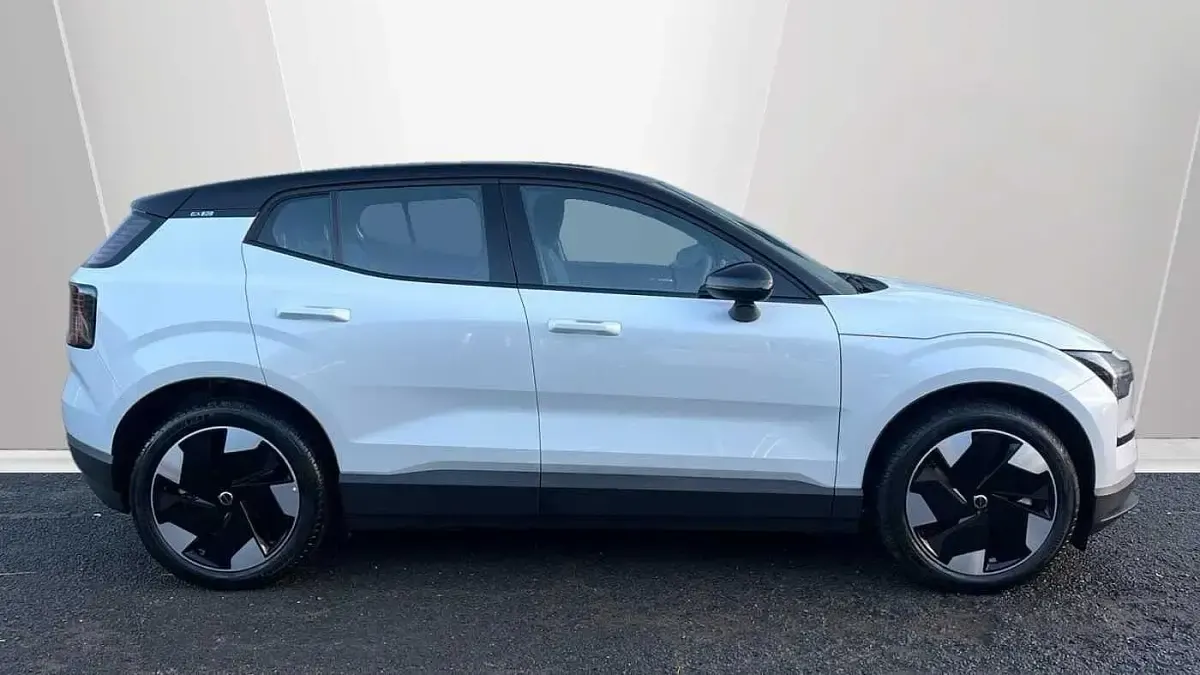 Usado Volvo EX30 Performance 314 kW (428 CV) 2025 Blanco SUV