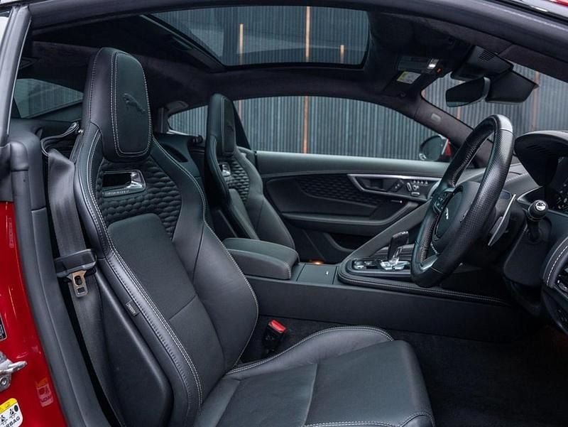 Used Jaguar F-Type R-Dynamic 300 HP (220 kW) 2022 Red Coupe