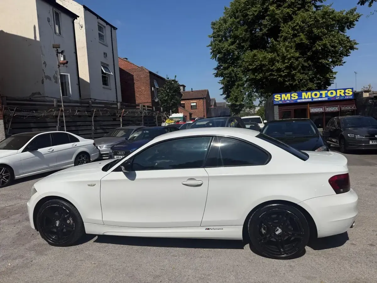 Used BMW 118 Coupé Sport Line 2012 White Coupe
