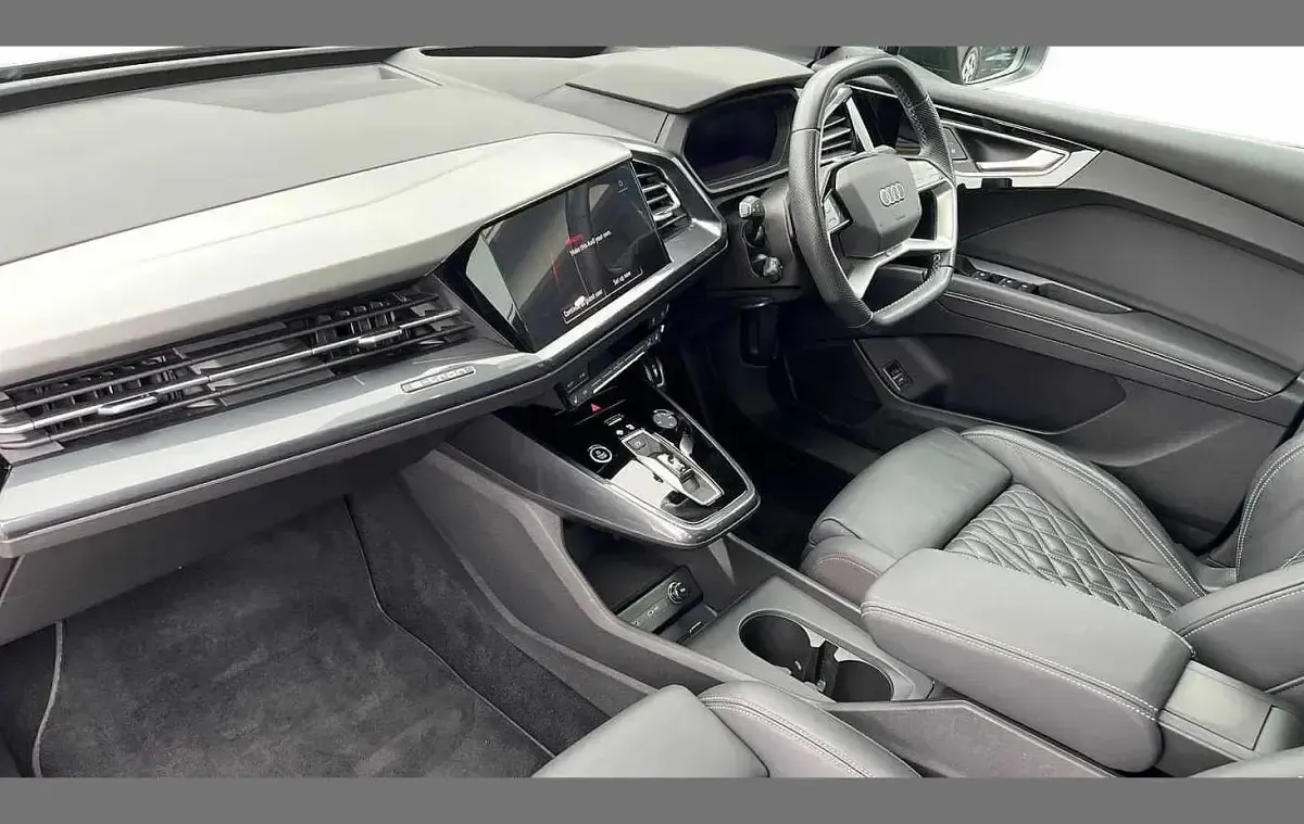 Used Audi Q4 e-tron Advanced 150 kW (204 HP) 2023 Grey SUV