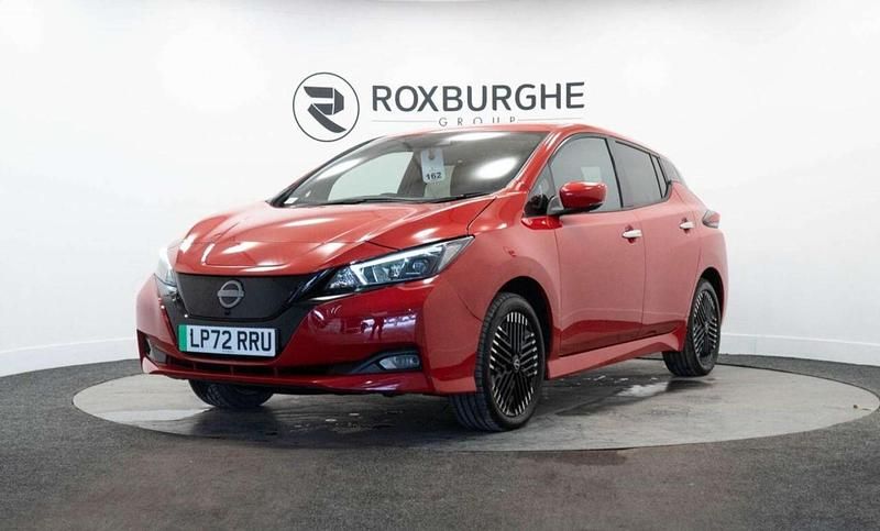 Used Nissan Leaf N-Connecta 160 kW (218 HP) 2022 Red Hatchback