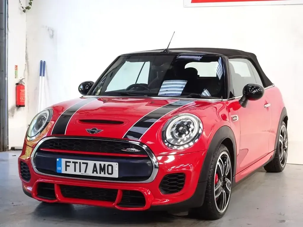 Second-hand Mini John Cooper Works Cabriolet 231 CP (169 kW) 2017 Roșu Cabrio