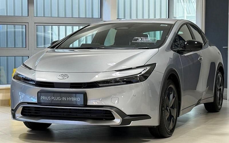 New Toyota Prius Design 223 HP (164 kW) 2025 Silver metallic Hatchback