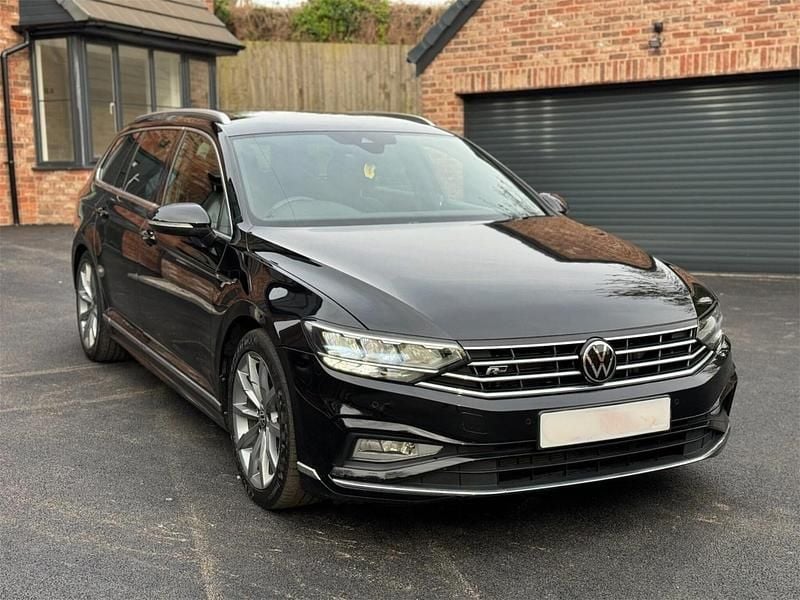 Black Used 2020 VW Passat R-line Estate | £17,999 (Good price) - Image 1/4