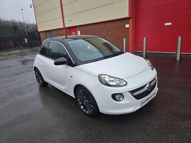 Used Vauxhall Adam Glam 70 HP (51 kW) 2015 White Hatchback