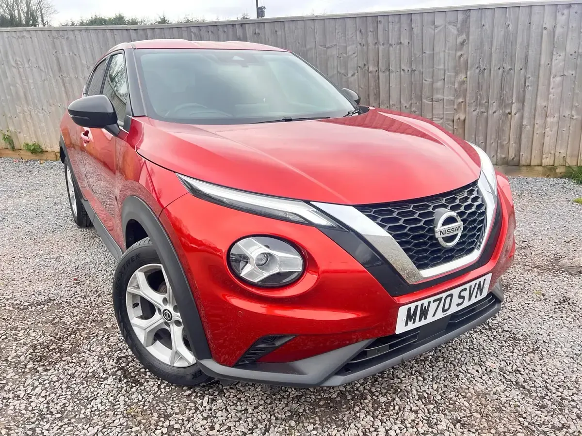 Used Nissan Juke N-Connecta 114 HP (83 kW) 2020 Red SUV