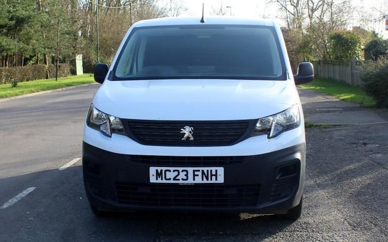 Used Peugeot Partner Premium 102 HP (75 kW) 2023 White MPV