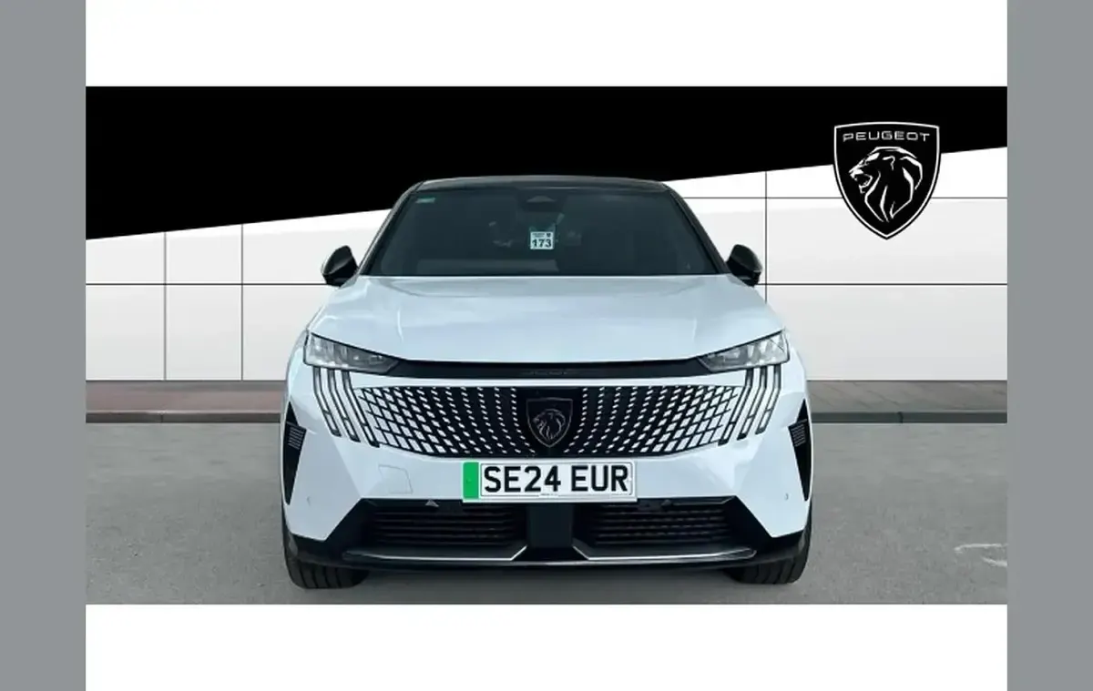Used Peugeot e-3008 GTi 156 kW (213 HP) 2024 White SUV