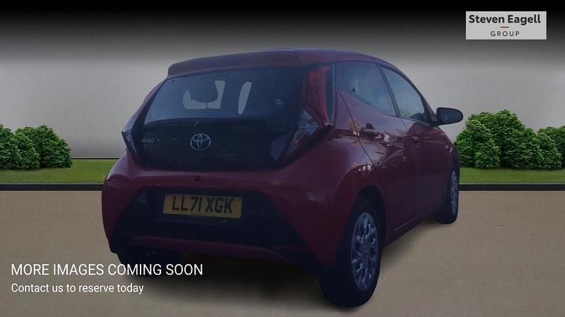 Used Toyota Aygo X-play 71 HP (52 kW) 2022 Red Hatchback