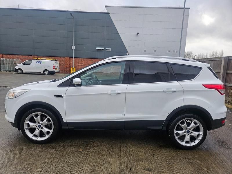 Used Ford Kuga Titanium 2015 White SUV