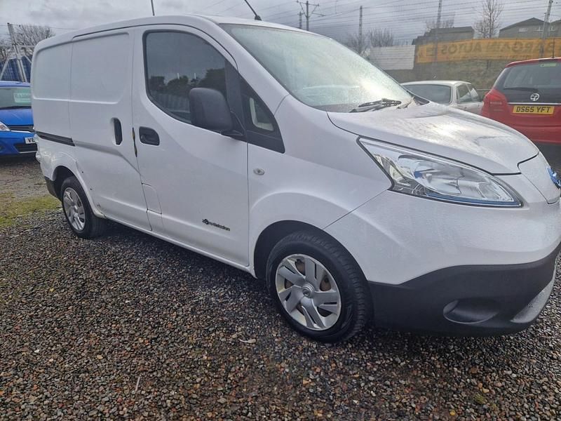 Usado Nissan e-NV200 Acenta 80 kW (109 HP) 2016 Branco Monovolume