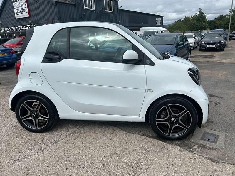 Used Smart ForTwo Electric Drive Premium 60 kW (82 HP) 2021 White Coupe