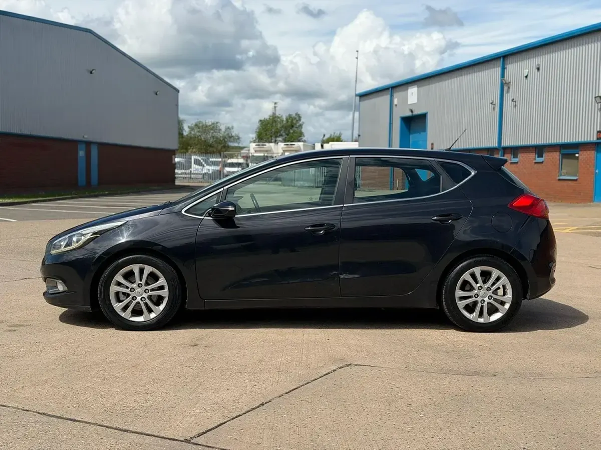 Used Kia Ceed 128 HP (94 kW) 2013 Black Hatchback