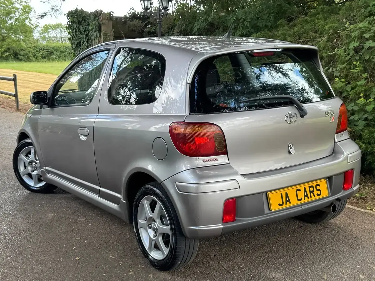 Used Toyota Yaris Sport 150 HP (110 kW) 2004 Silver Hatchback