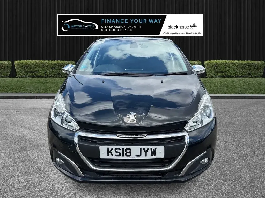 Used Peugeot 208 Allure 82 HP (60 kW) 2018 Black Hatchback