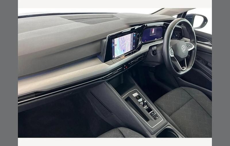 Used VW Golf VIII Life 150 HP (110 kW) 2023 Blue Hatchback