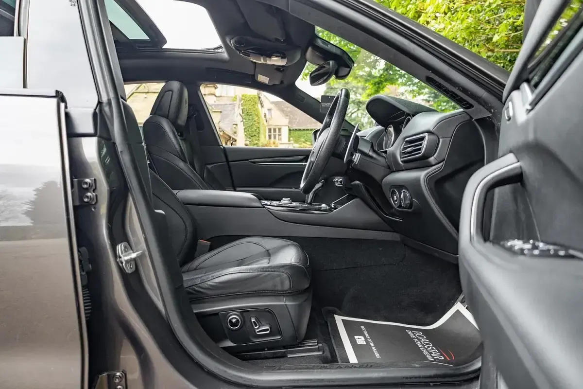 Begagnad Maserati Levante GT 330 HK (242 kW) 2021 Grå SUV