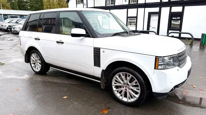 White Used 2011 Land Rover Range Rover Vogue SUV | £7,995 (Super price) - Image 1/4