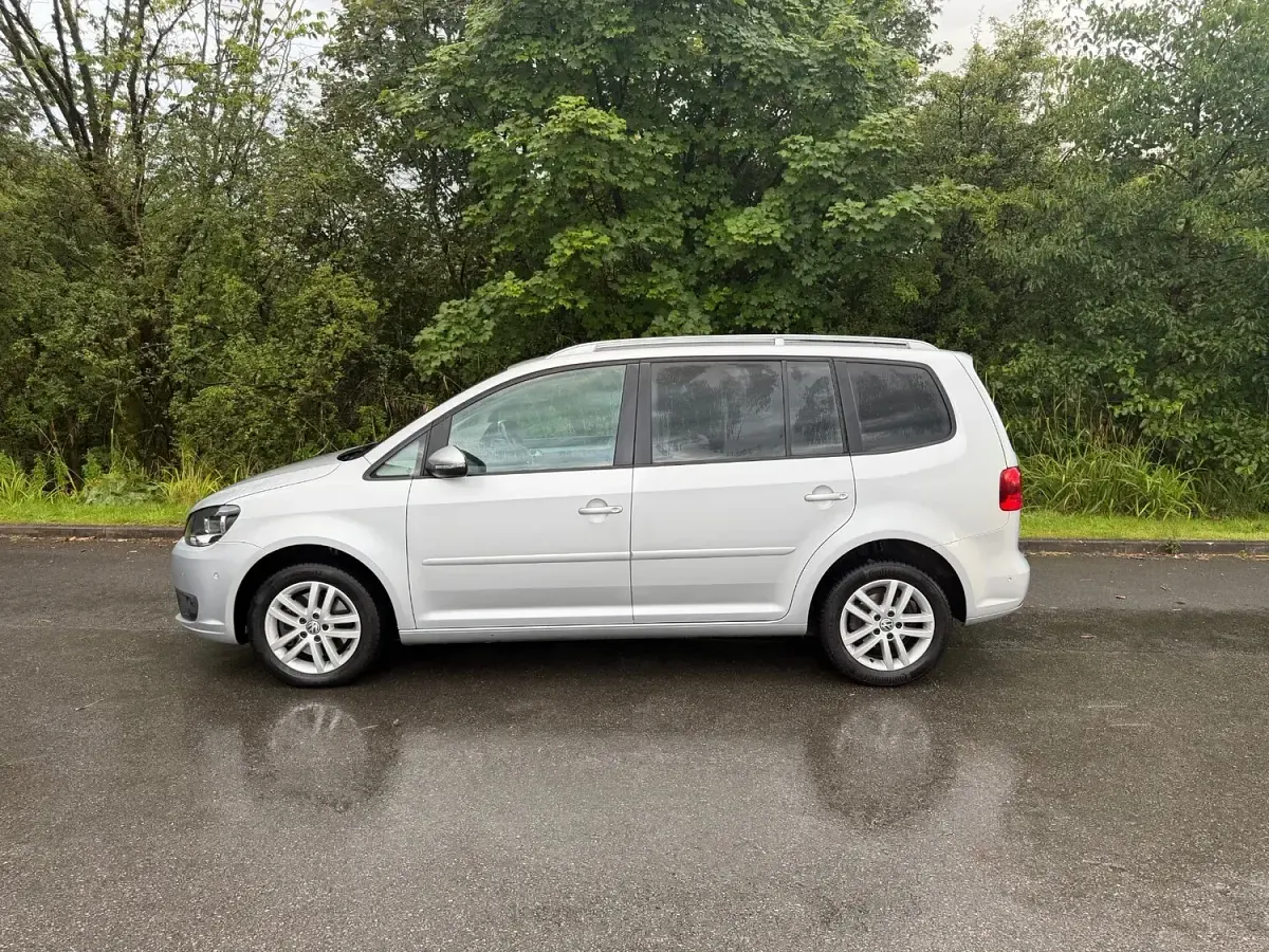 Used VW Touran SE 140 HP (102 kW) 2014 Silver MPV