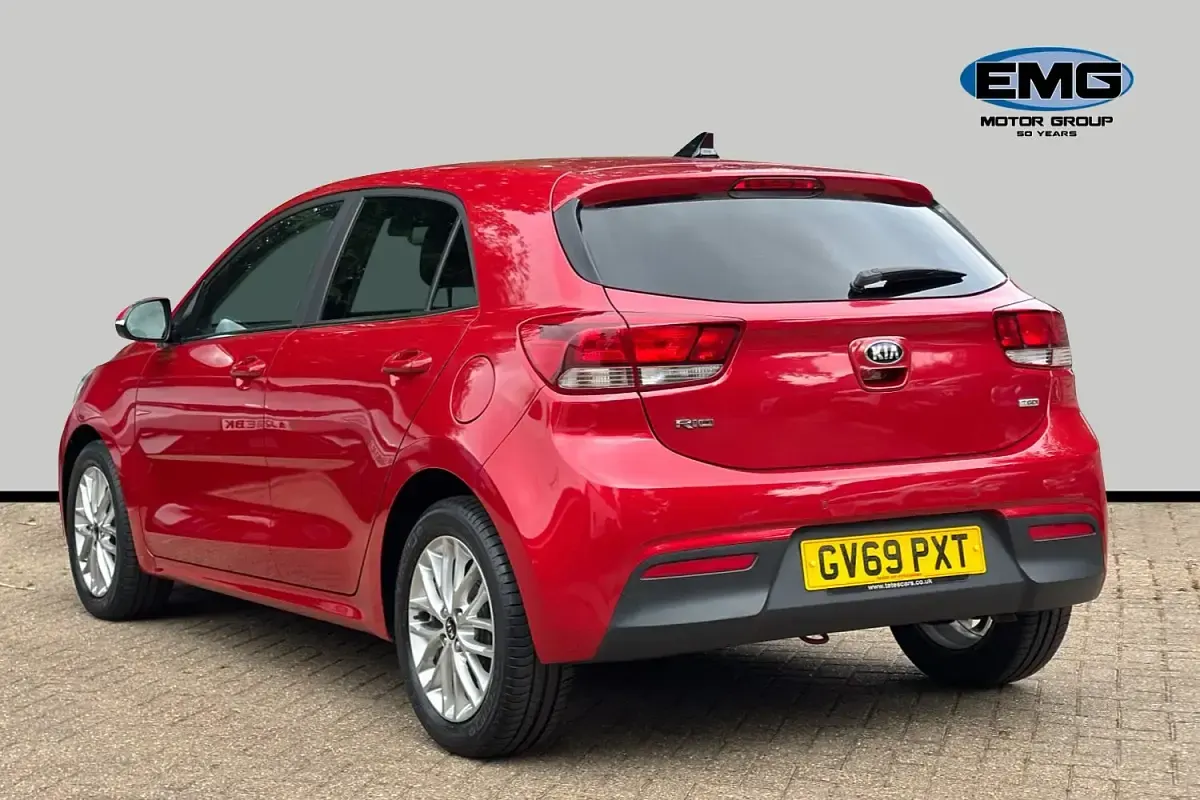 Used Kia Rio 99 HP (72 kW) 2020 Red Hatchback
