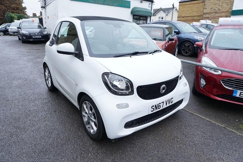 White Used 2017 Smart ForTwo Coupé Passion Coupe | £6,500 (Fair price) - Image 1/4