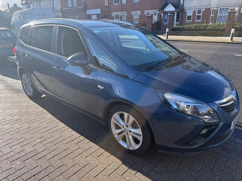 Second-hand Vauxhall Zafira SRi 2016 Albastru Monovolum