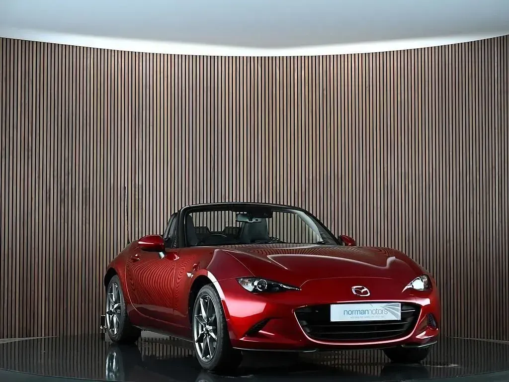 Used Mazda MX5 Inclusive 184 HP (135 kW) 2020 Red Cabriolet