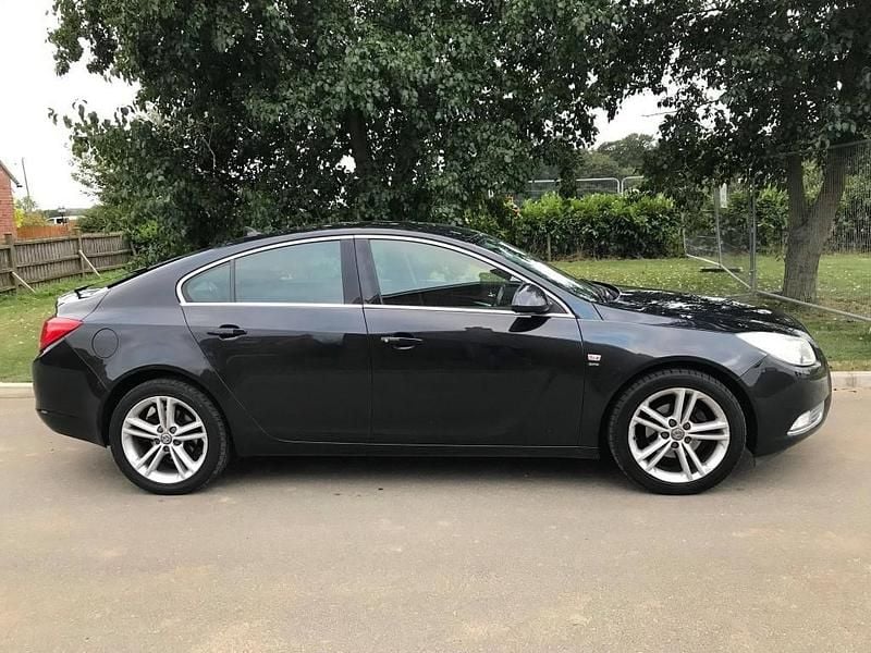 Used Vauxhall Insignia SRi 160 HP (117 kW) 2012 Black Hatchback