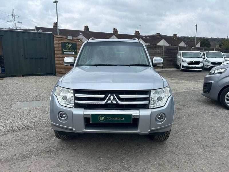 Used Mitsubishi Shogun Warrior 197 HP (144 kW) 2010 Silver SUV