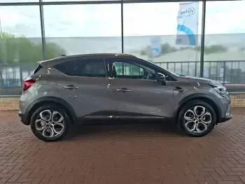 Używany Renault Captur Techno 142 KM (104 kW) 2023 Szary SUV