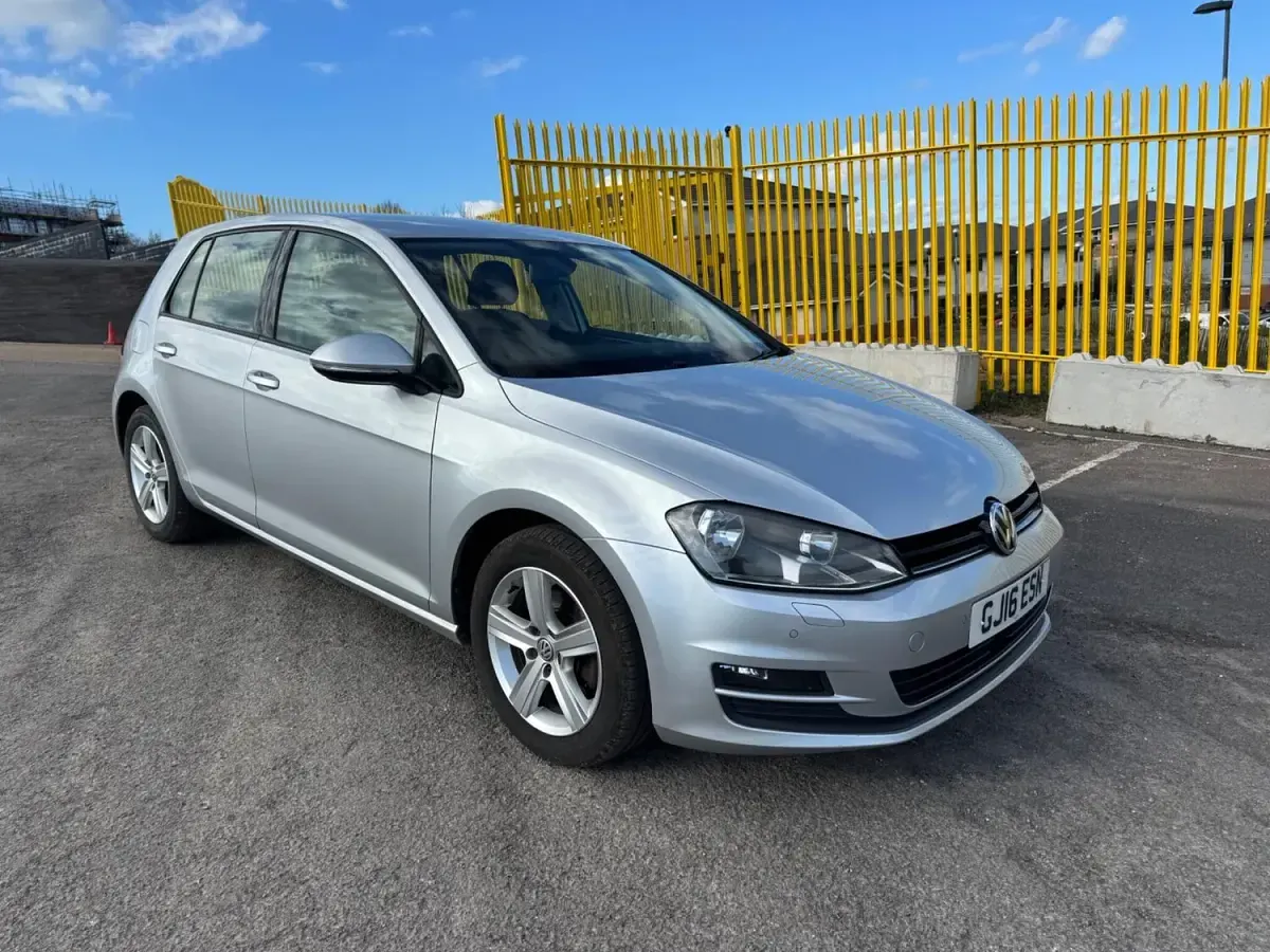 Used VW Golf VII Edition 125 HP (91 kW) 2016 Silver Hatchback