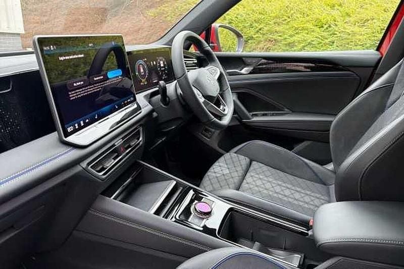 Used VW Tiguan R-line 272 HP (200 kW) 2025 Red SUV