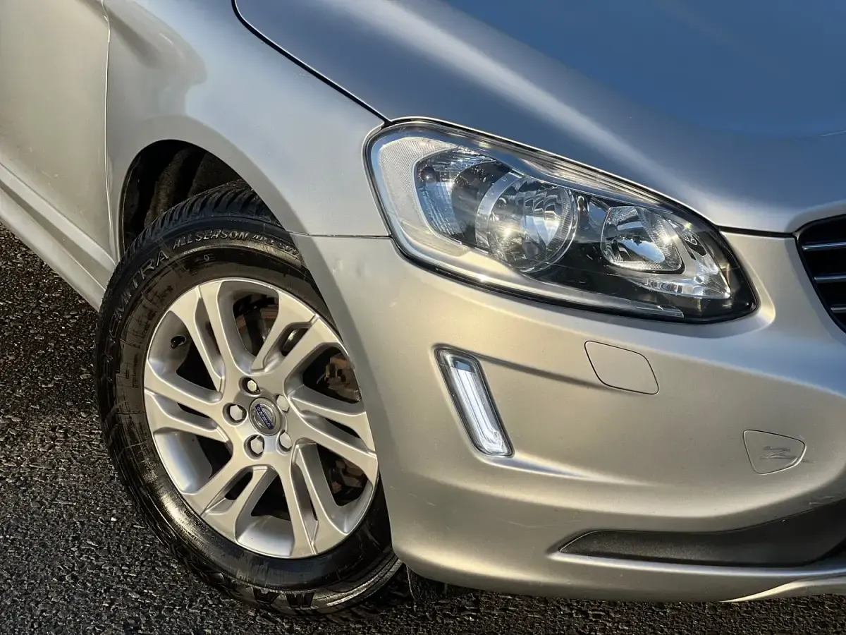Used Volvo XC60 SE 2017 Silver SUV