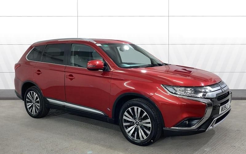 Used Mitsubishi Outlander 150 HP (110 kW) 2019 Red SUV